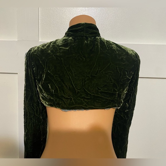 Suki Green Velvet Coverup - Picture 4 of 5